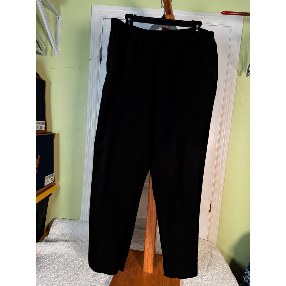 Alfred Dunner Black Elastic Waist Straight Leg Pants Petite 16P